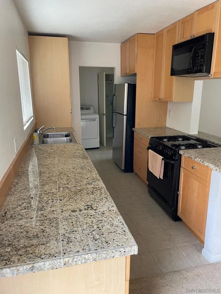 1465 Neptune Avenue Encinitas, CA 92024