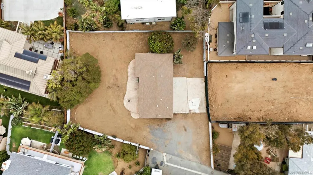 1465 Neptune Avenue Encinitas, CA 92024