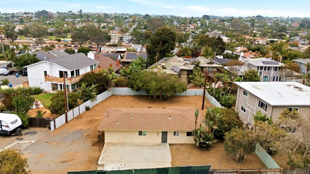 1465 Neptune Avenue Encinitas, CA 92024
