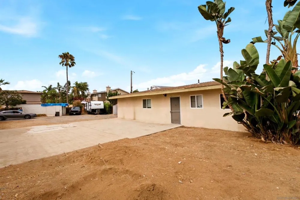 1465 Neptune Avenue Encinitas, CA 92024