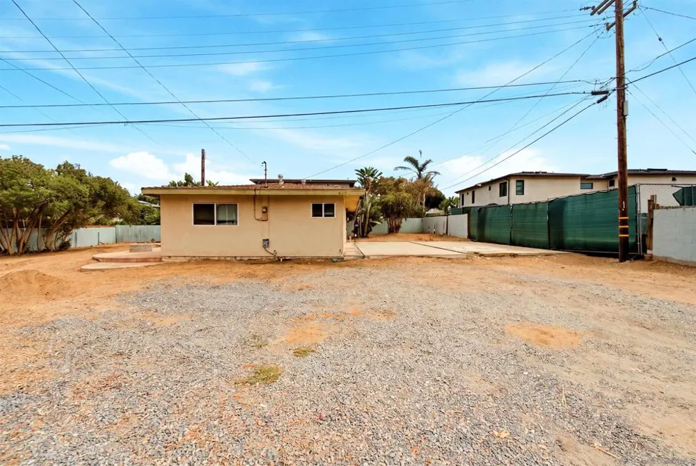 1465 Neptune Avenue Encinitas, CA 92024