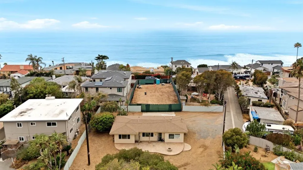 1465 Neptune Avenue Encinitas, CA 92024
