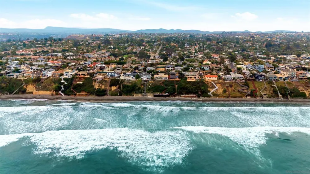 1465 Neptune Avenue Encinitas, CA 92024