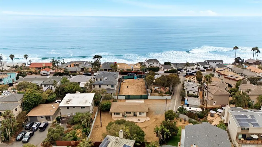 1465 Neptune Avenue Encinitas, CA 92024