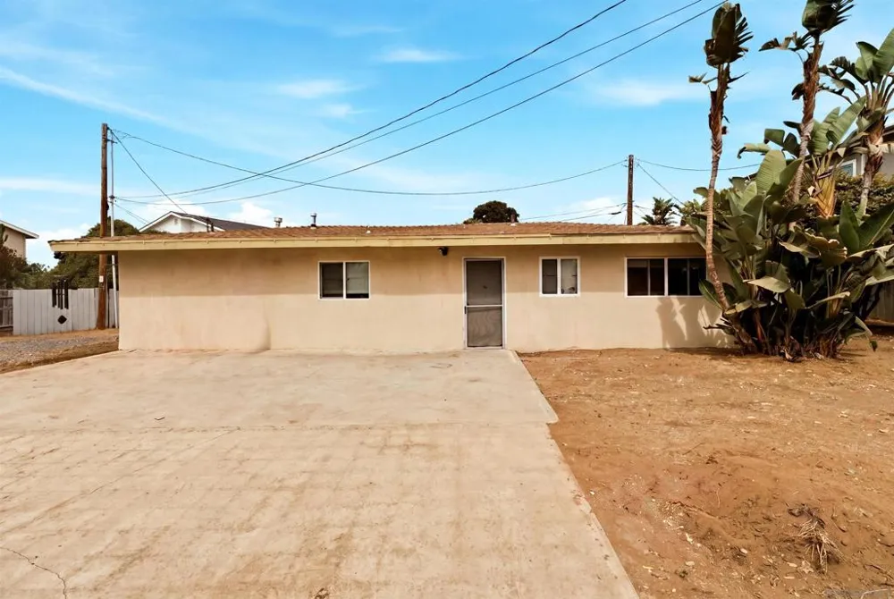 1465 Neptune Avenue Encinitas, CA 92024