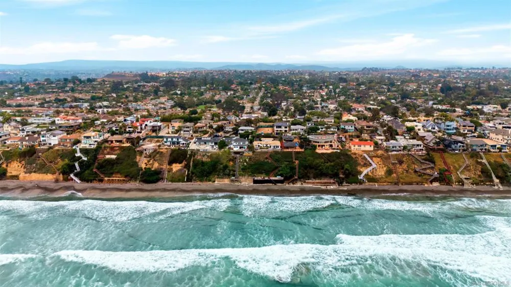 1465 Neptune Avenue Encinitas, CA 92024