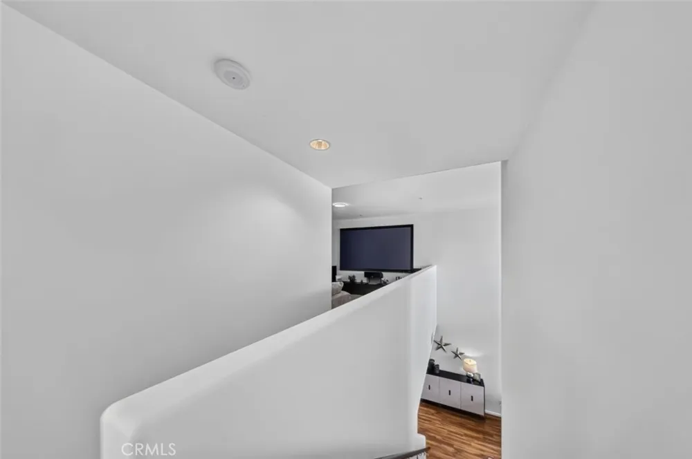 250 First Street #524 Burbank, CA 91502
