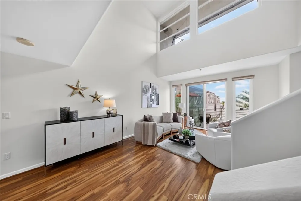 250 First Street #524 Burbank, CA 91502