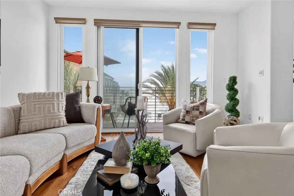 250 First Street #524 Burbank, CA 91502