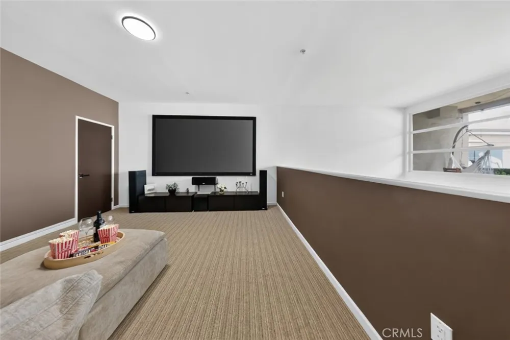 250 First Street #524 Burbank, CA 91502