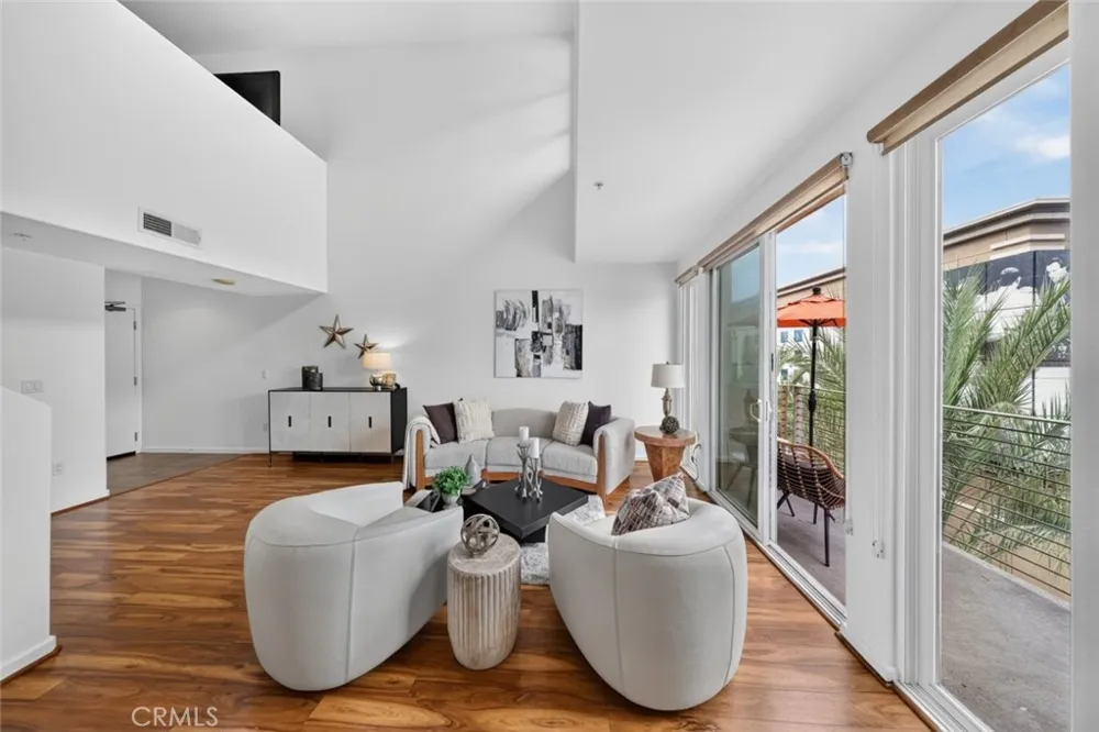 250 First Street #524 Burbank, CA 91502