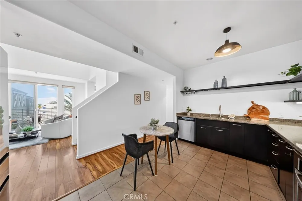 250 First Street #524 Burbank, CA 91502