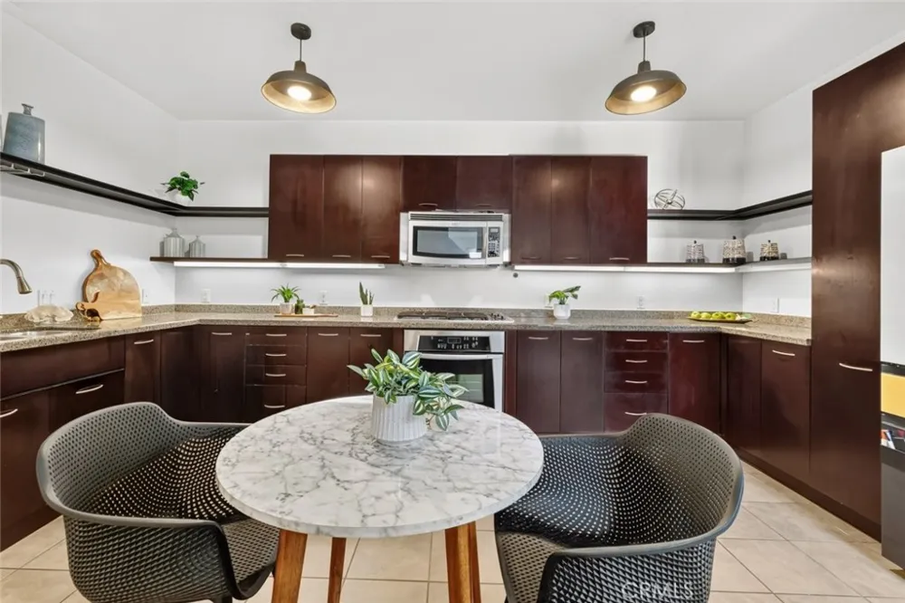 250 First Street #524 Burbank, CA 91502