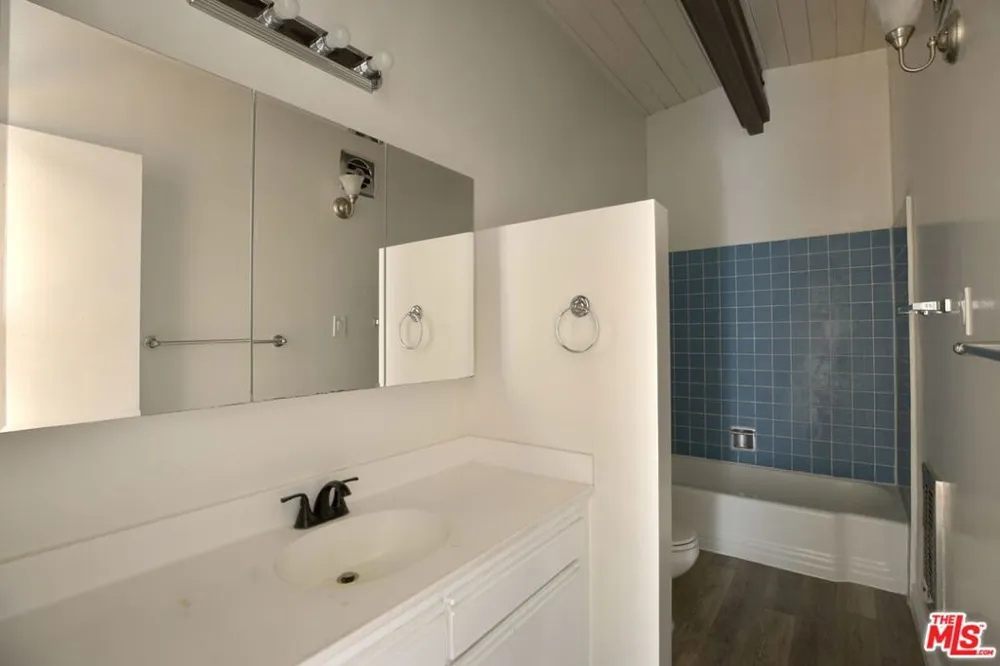 11133 ROSE AVENUE #12 Los Angeles, CA 90034