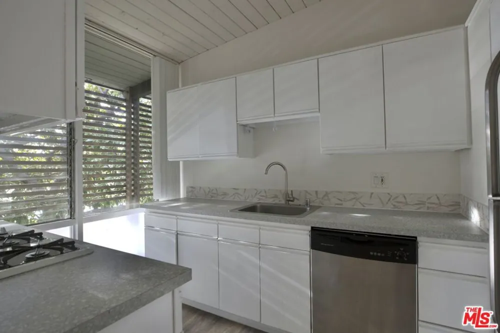 11133 ROSE AVENUE #12 Los Angeles, CA 90034