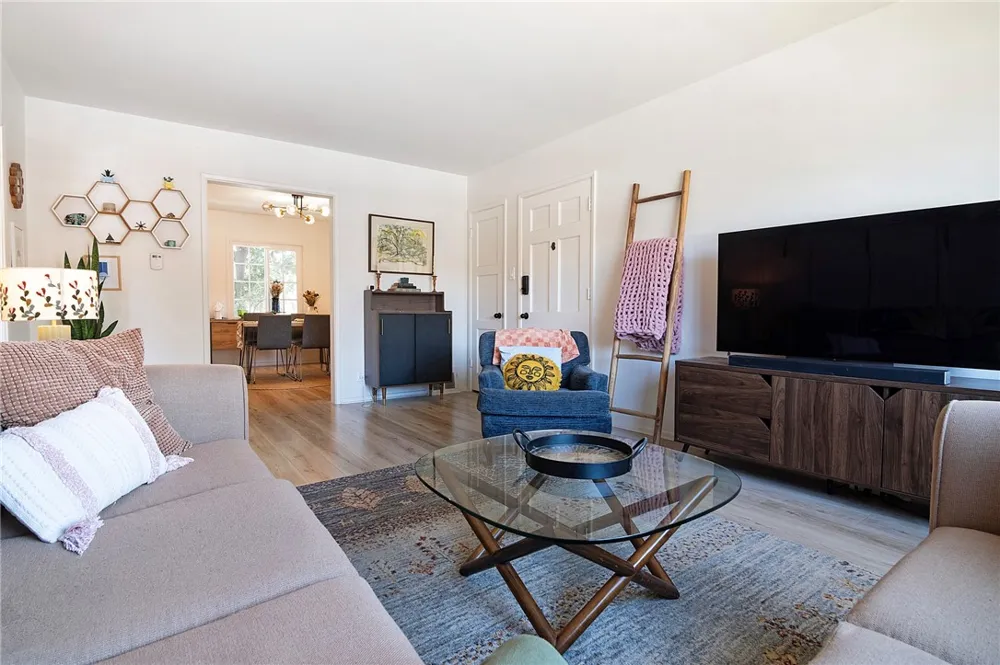 4030 Abourne Road #A Los Angeles, CA 90008