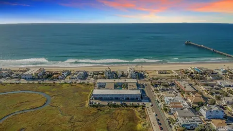 1111 SEACOAST DR 8