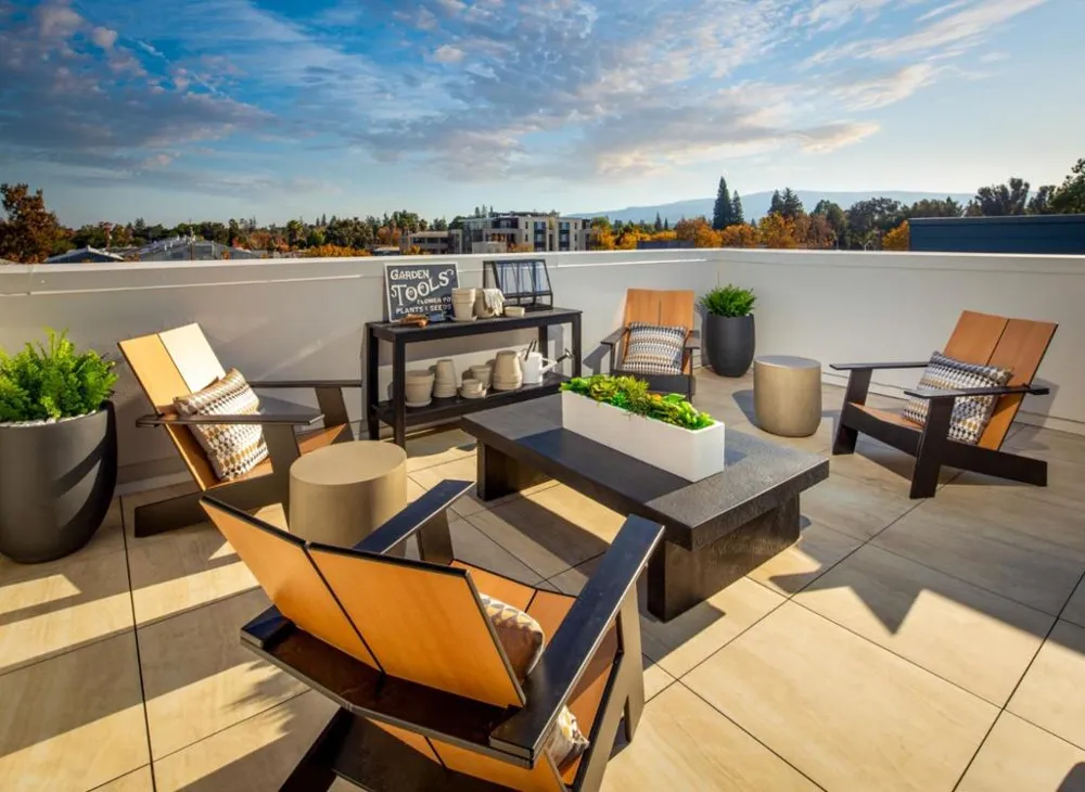 422 Acacia Avenue Palo Alto, CA 94306