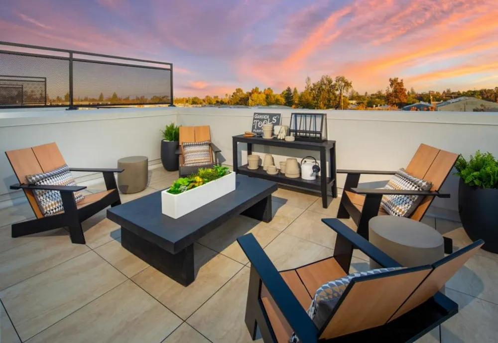 422 Acacia Avenue Palo Alto, CA 94306