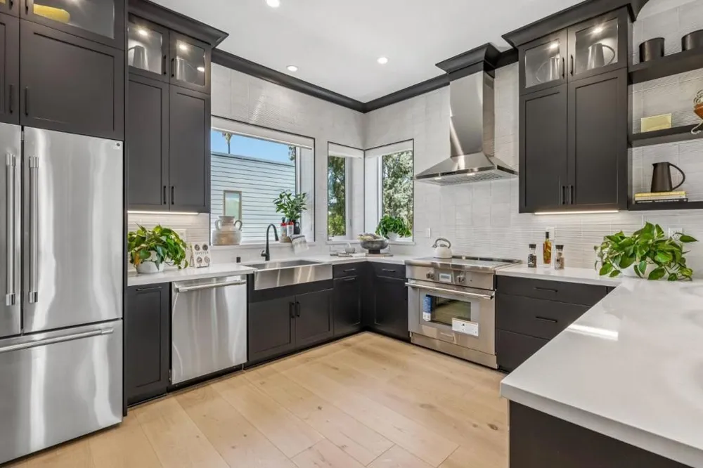 422 Acacia Avenue Palo Alto, CA 94306