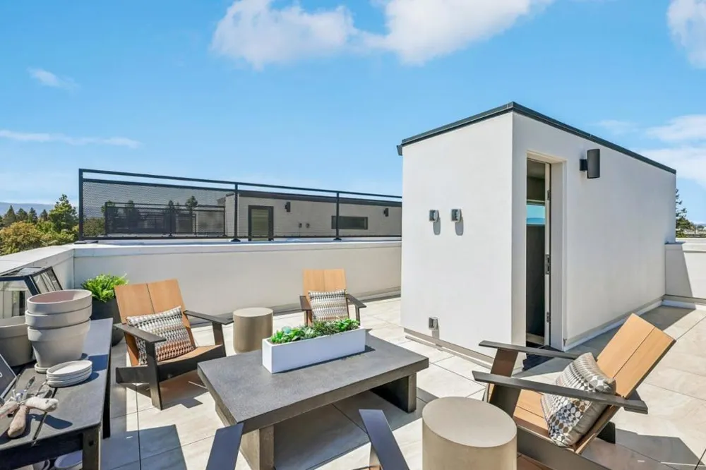 422 Acacia Avenue Palo Alto, CA 94306