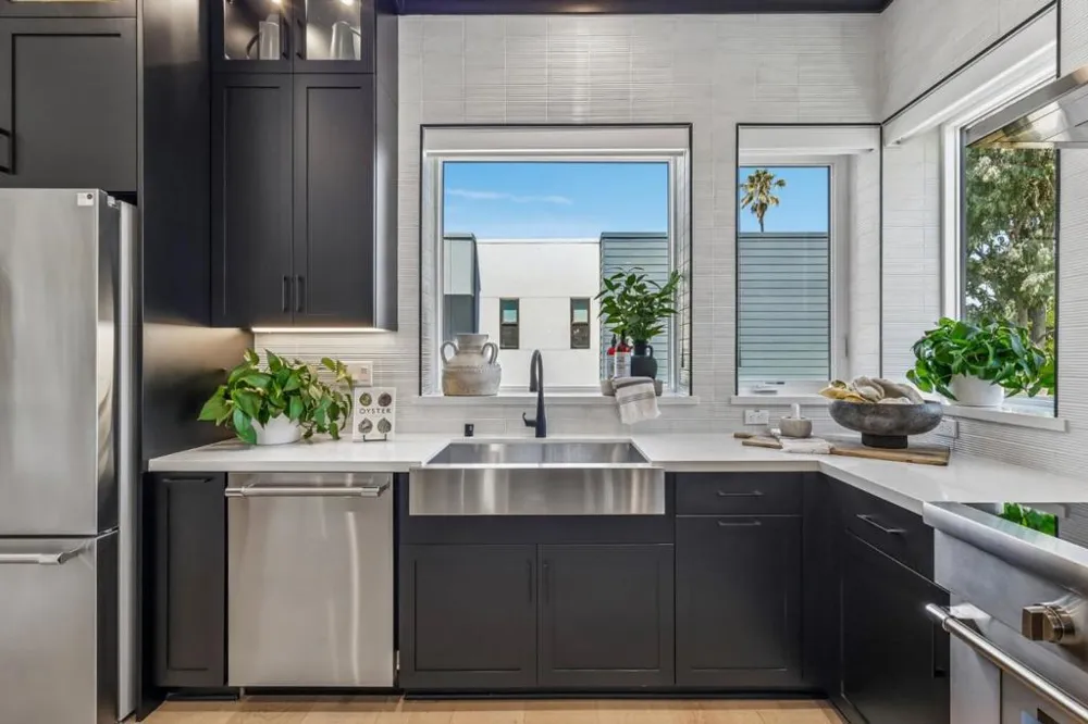 422 Acacia Avenue Palo Alto, CA 94306