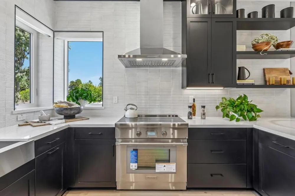 422 Acacia Avenue Palo Alto, CA 94306