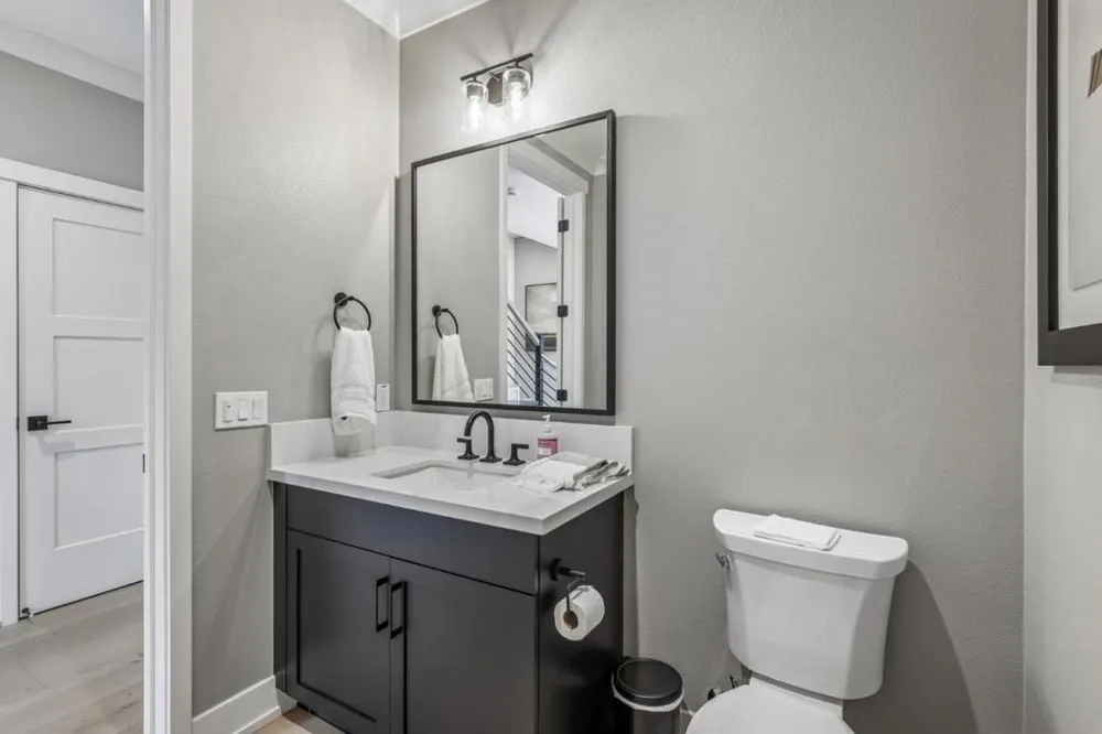 422 Acacia Avenue Palo Alto, CA 94306