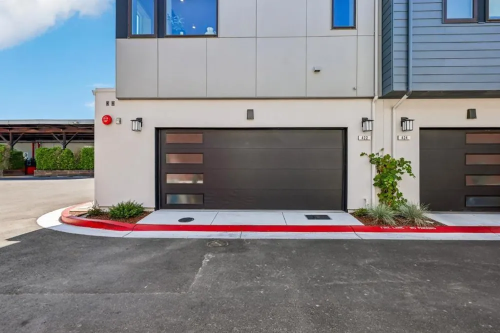 422 Acacia Avenue Palo Alto, CA 94306
