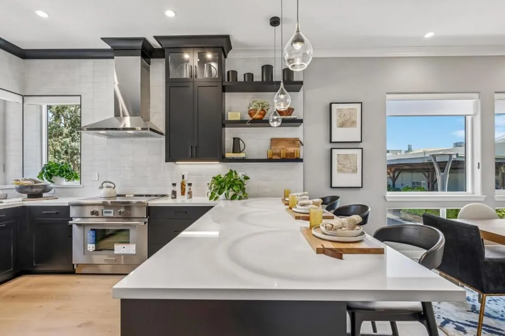 422 Acacia Avenue Palo Alto, CA 94306