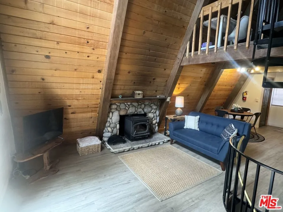 1295 Balsam Drive Big Bear, CA 92315