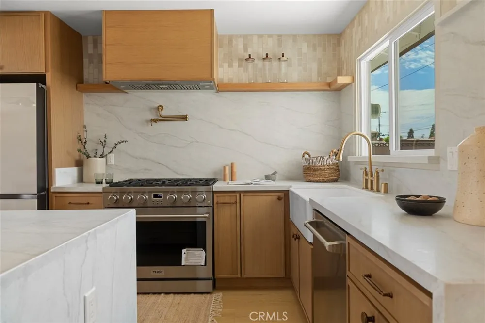 12091 Blackmer Garden Grove, CA 92845