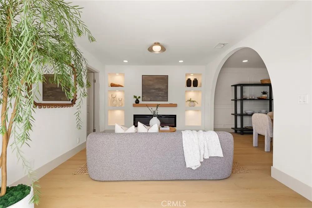 12091 Blackmer Garden Grove, CA 92845