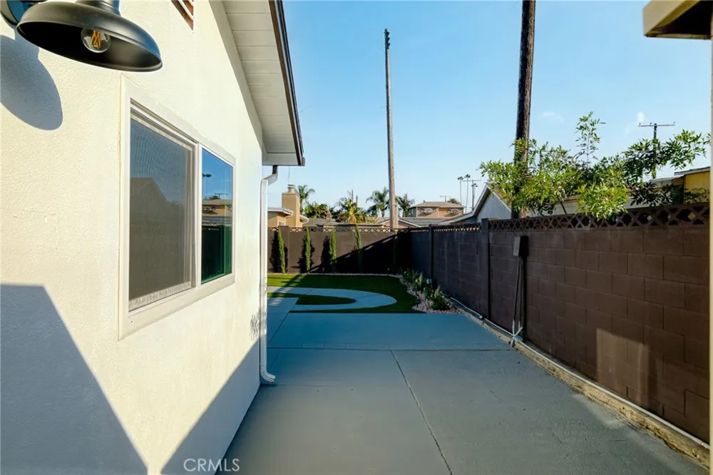 12091 Blackmer Garden Grove, CA 92845