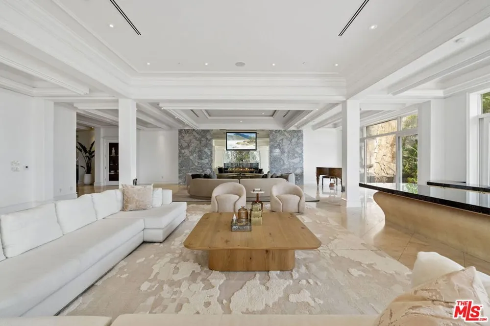 360 TROUSDALE PLACE Beverly Hills, CA 90210