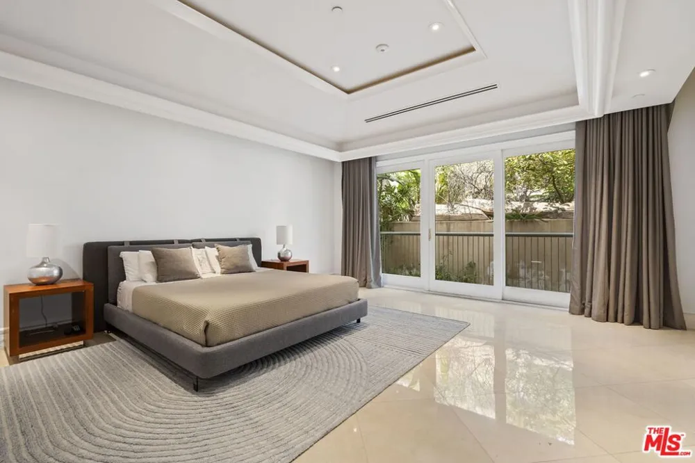 360 TROUSDALE PLACE Beverly Hills, CA 90210