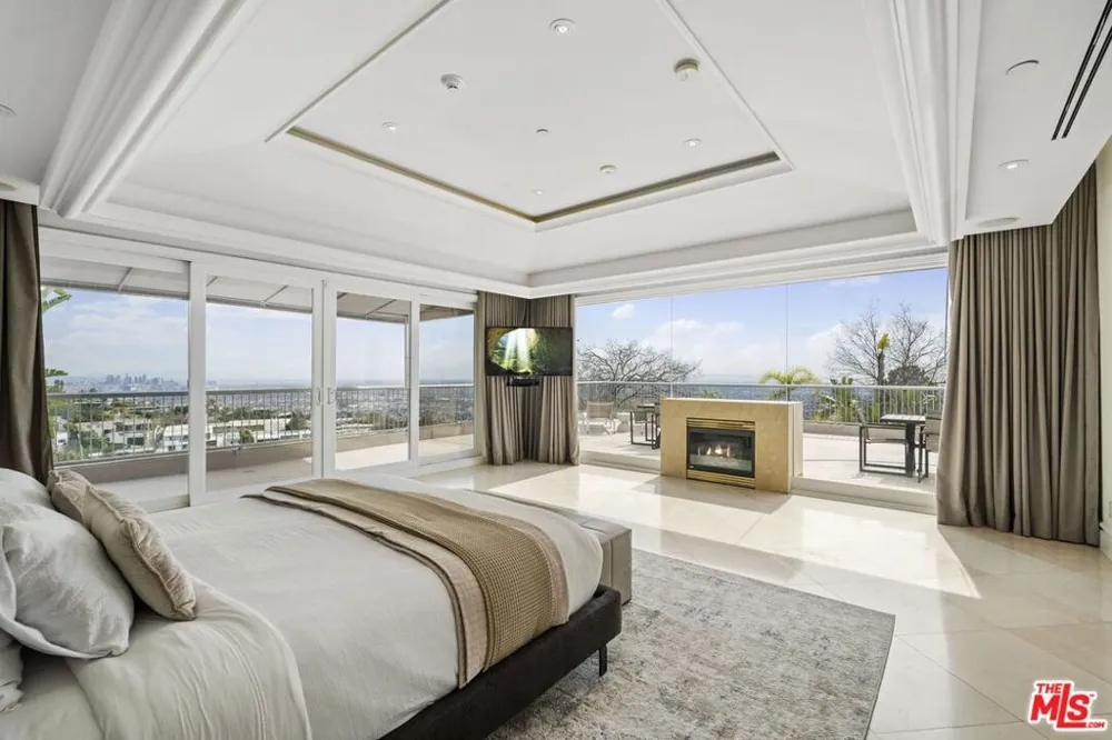 360 TROUSDALE PLACE Beverly Hills, CA 90210