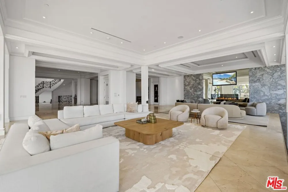 360 TROUSDALE PLACE Beverly Hills, CA 90210