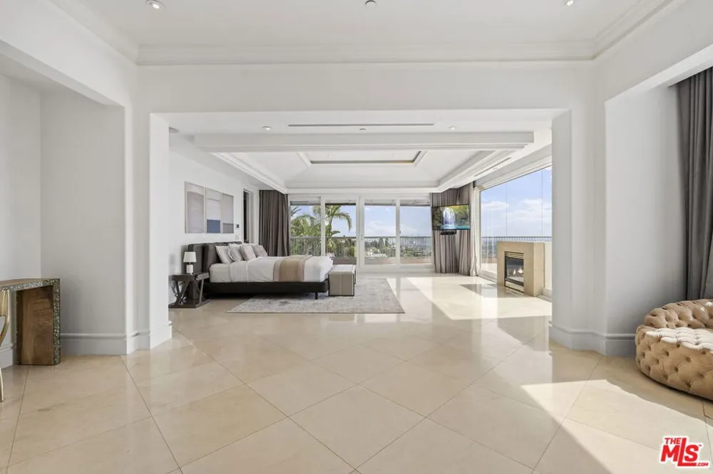 360 TROUSDALE PLACE Beverly Hills, CA 90210