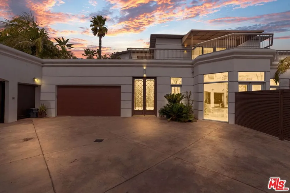 360 TROUSDALE PLACE Beverly Hills, CA 90210