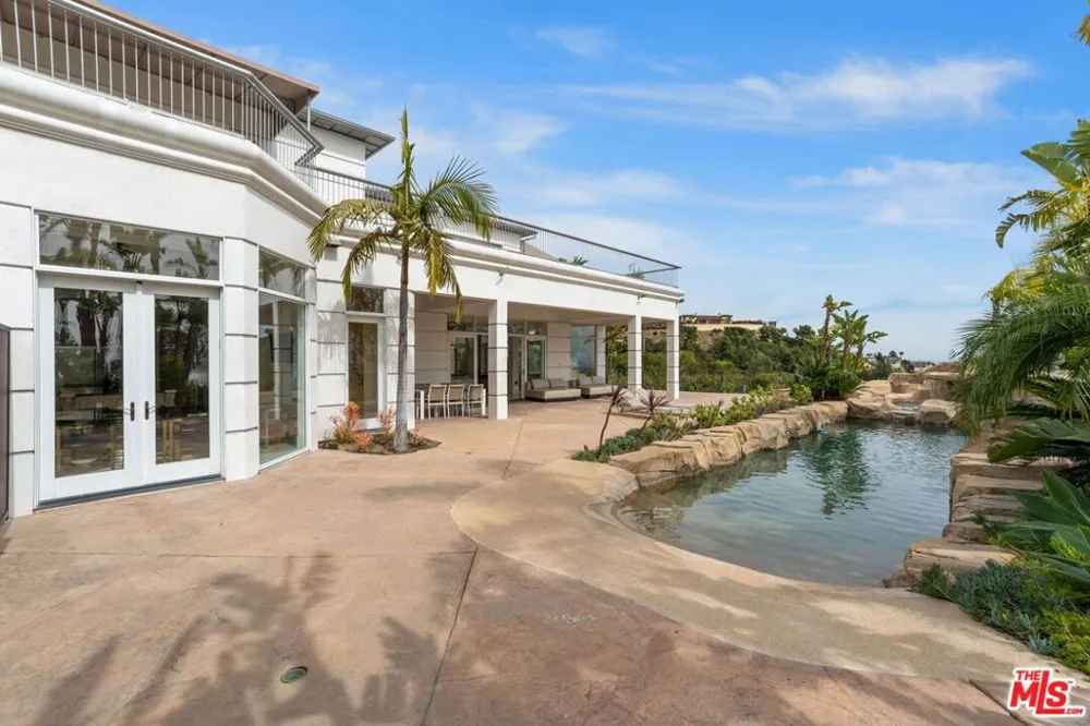 360 TROUSDALE PLACE Beverly Hills, CA 90210