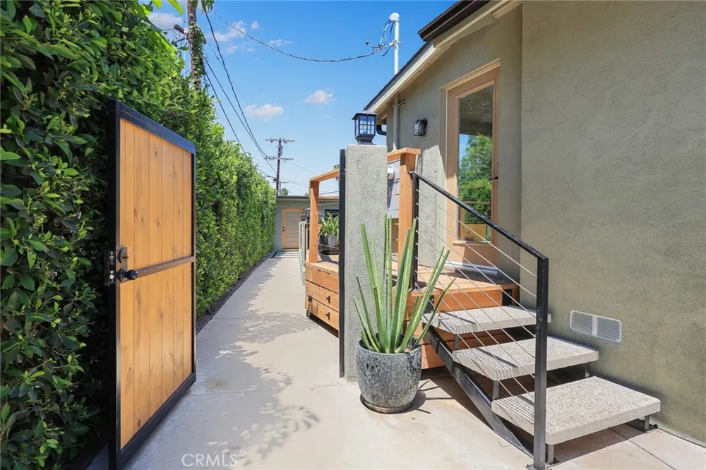225 Branch Highland Park, CA 90042