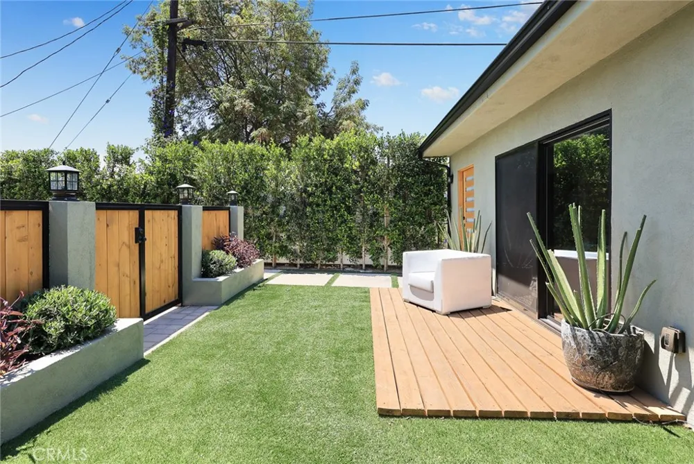 225 Branch Highland Park, CA 90042