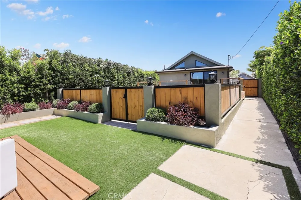 225 Branch Highland Park, CA 90042