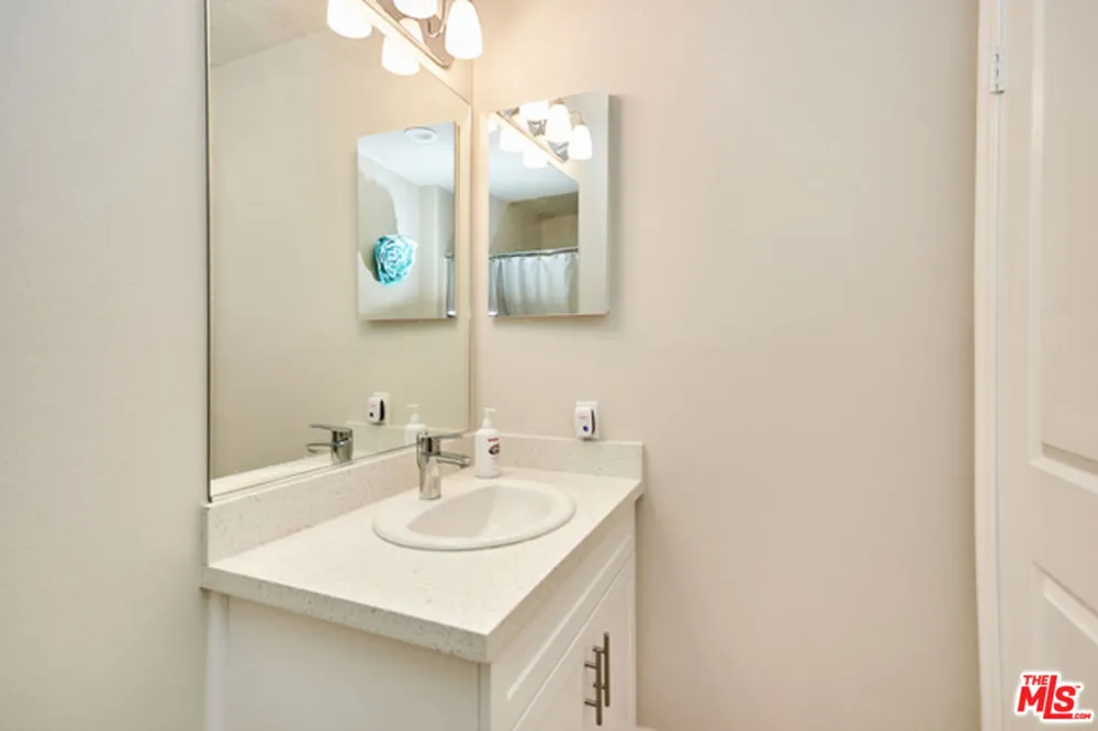 9831 Alburtis Avenue #37 Santa Fe Springs, CA 90670