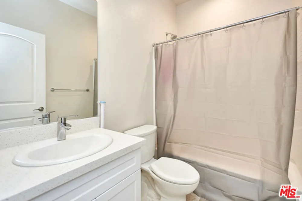 9831 Alburtis Avenue #37 Santa Fe Springs, CA 90670