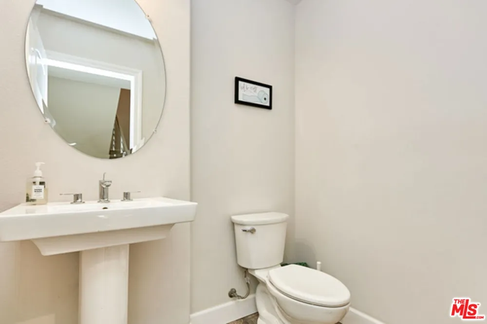 9831 Alburtis Avenue #37 Santa Fe Springs, CA 90670