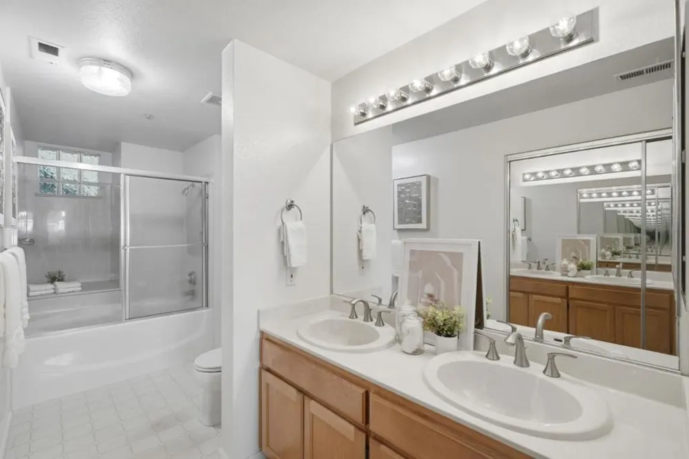 601 Baltic Circle #607 Redwood City, CA 94065