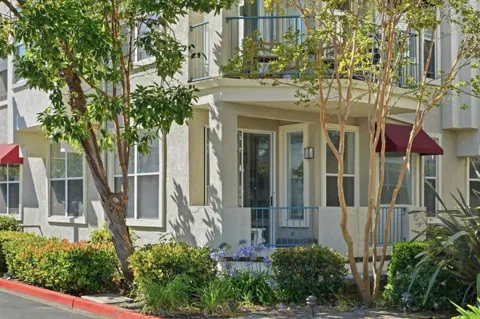 601 Baltic Circle #607