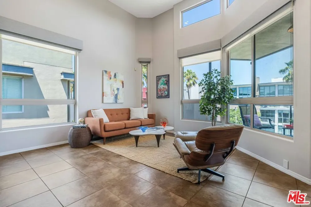 13044 Pacific Promenade #414 Playa Vista, CA 90094